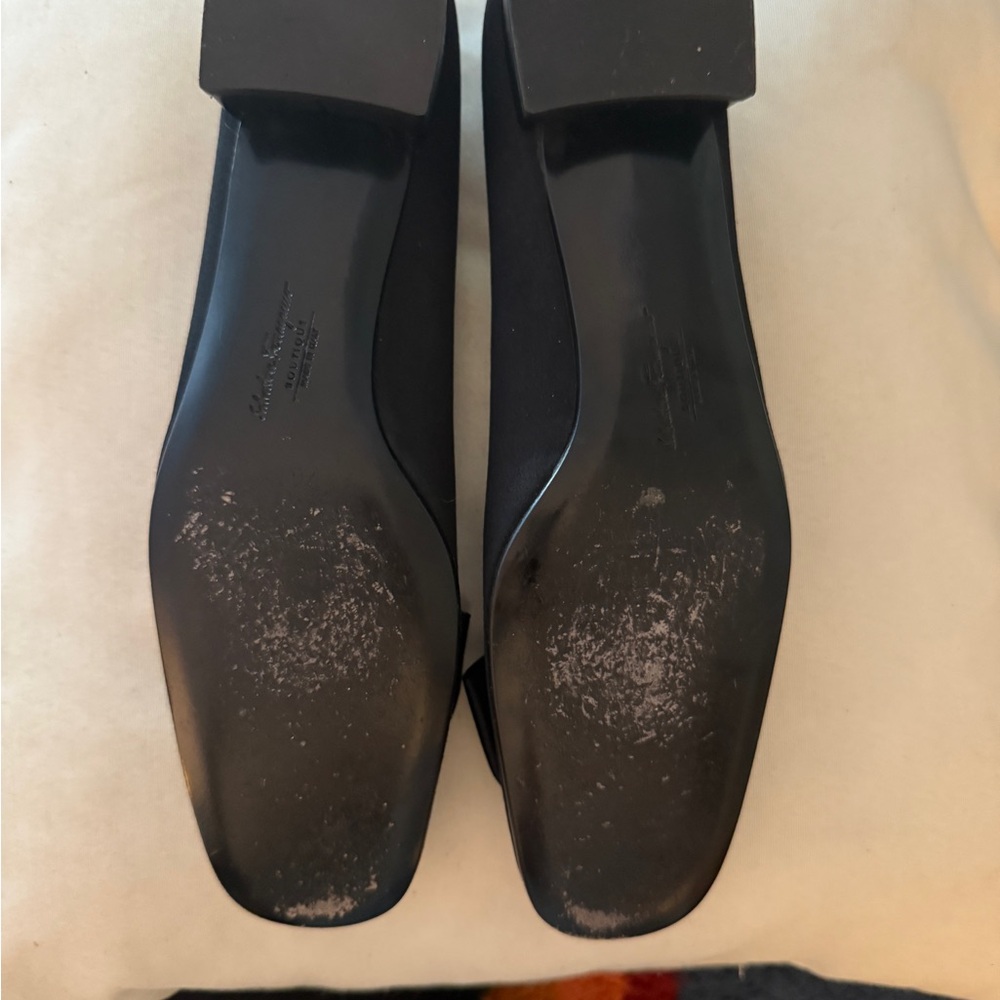 Salvatore Ferragamo Black Flats with Bow - Picture 6 of 8